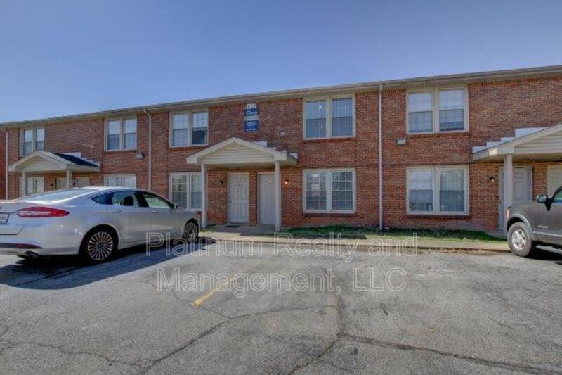812 Golf View Pl Unit F, Clarksville, TN 37043 Condo for Rent in Clarksville, TN