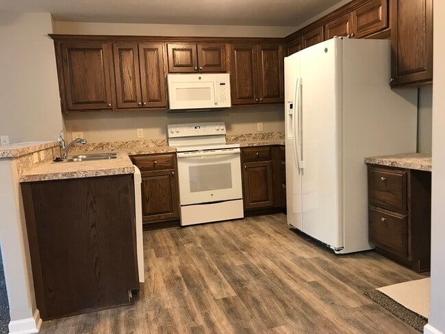 Building Photo - 1617 E Military Ave