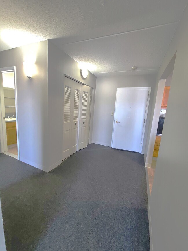 Foto del edificio - 65 North Point Dr