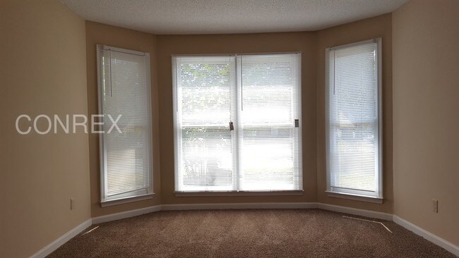 Building Photo - 247 Pear Tree Cir