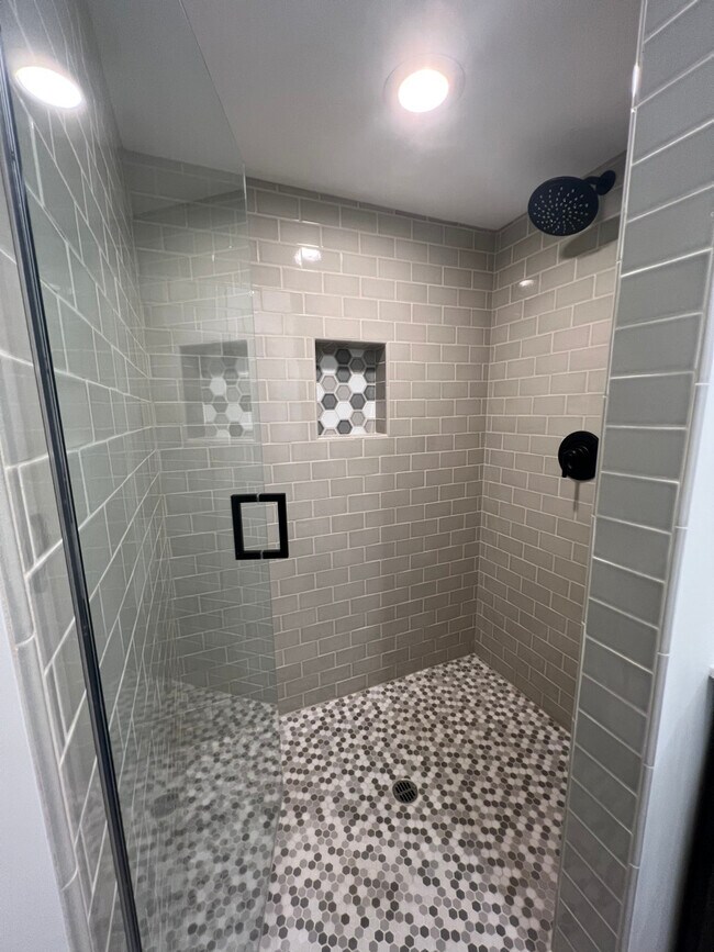 BAÑO/DUCHA - 6131 Ranchito Ave