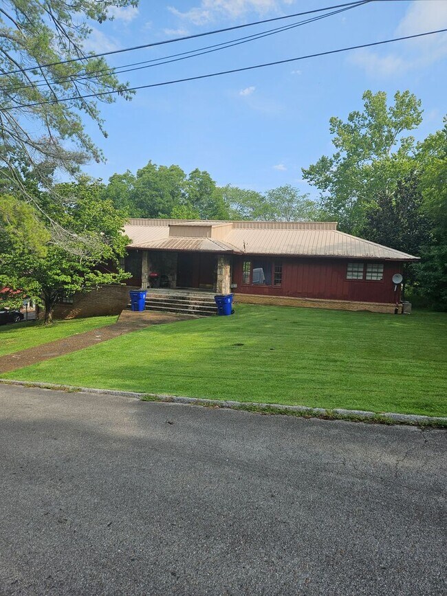 Building Photo - 1500 Mohawk Ct NW