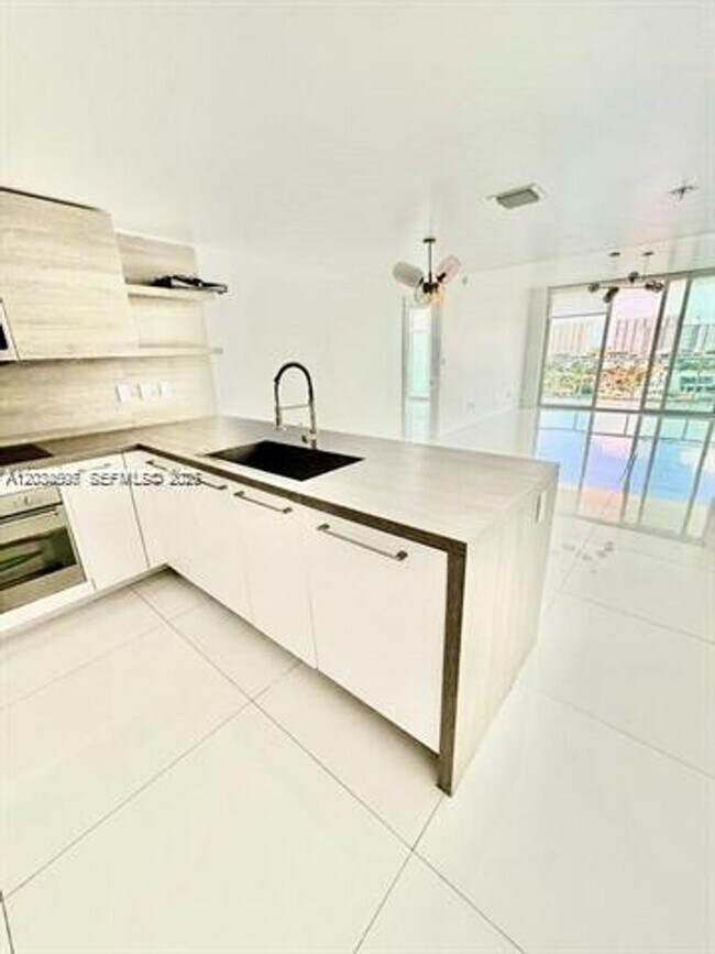 Photo - 400 Sunny Isles Blvd cu-817 Apartment
