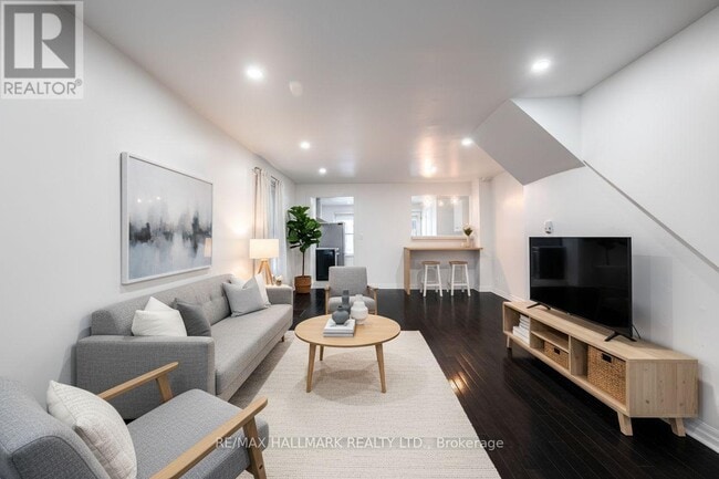 Building Photo - 106 Willow Ave