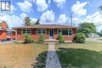 Building Photo - 724 Brant St