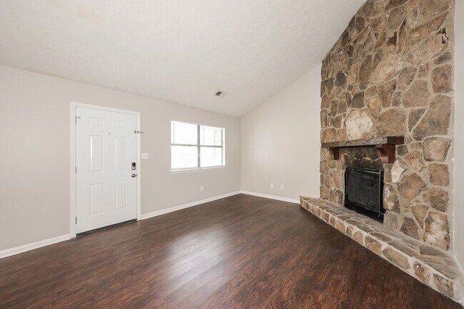 Building Photo - 488 Carillon Ln