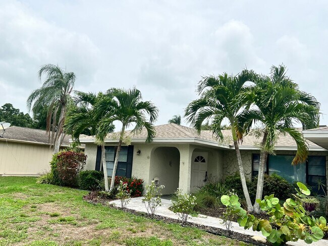 Foto del edificio - BEAUTIFUL 3 BEDROOM POOL HOME IN SANDPIPER...