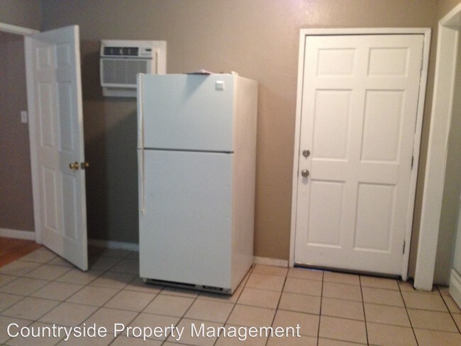 Building Photo - 2677 Calariva Dr