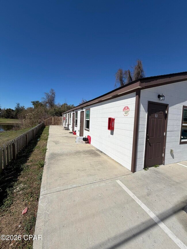 Building Photo - 143 Claire Ave