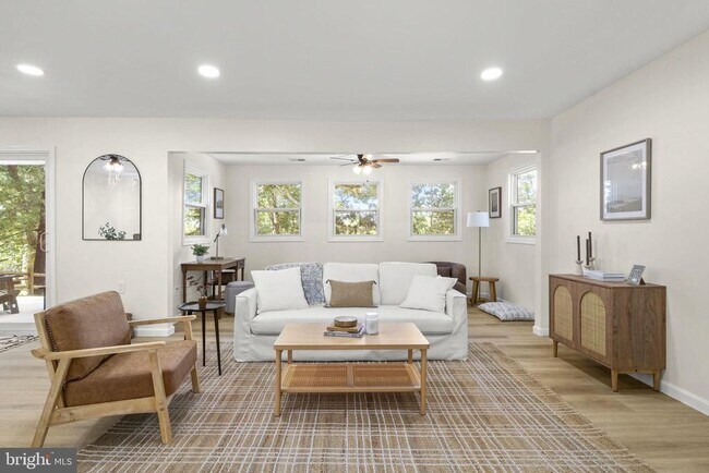 Foto del edificio - 440 Redbud Ln