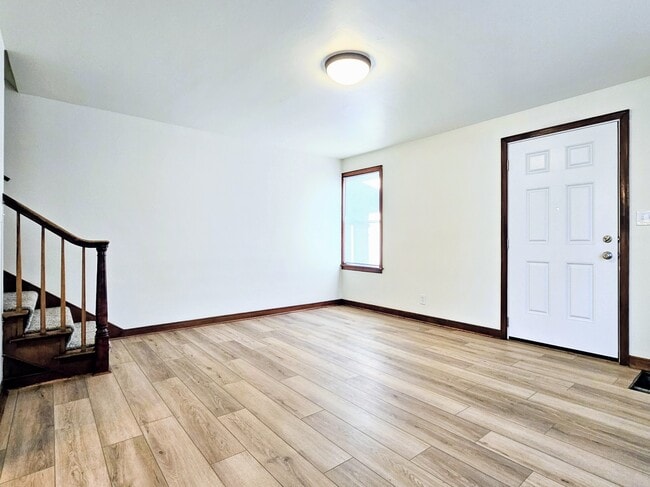 Building Photo - 225 Arch St