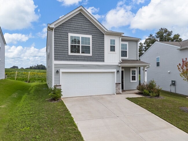Building Photo - Modern 5BR Home with Quartz Kitchen & Open...