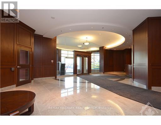 Building Photo - 234-1234 Rideau St