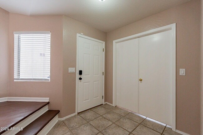 Foto del edificio - 822 E Ross Ave