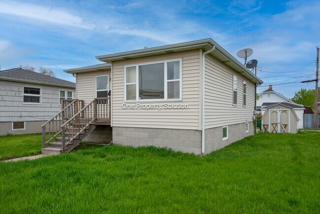 Building Photo - 1227 Logan St