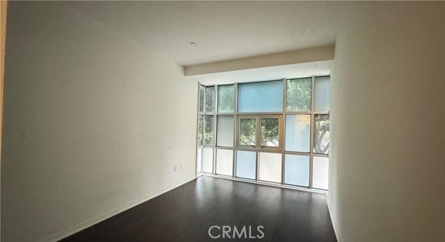 Building Photo - 630 W 6th St