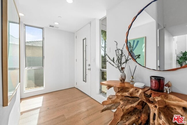 Photo - 2736 Armacost Ave House