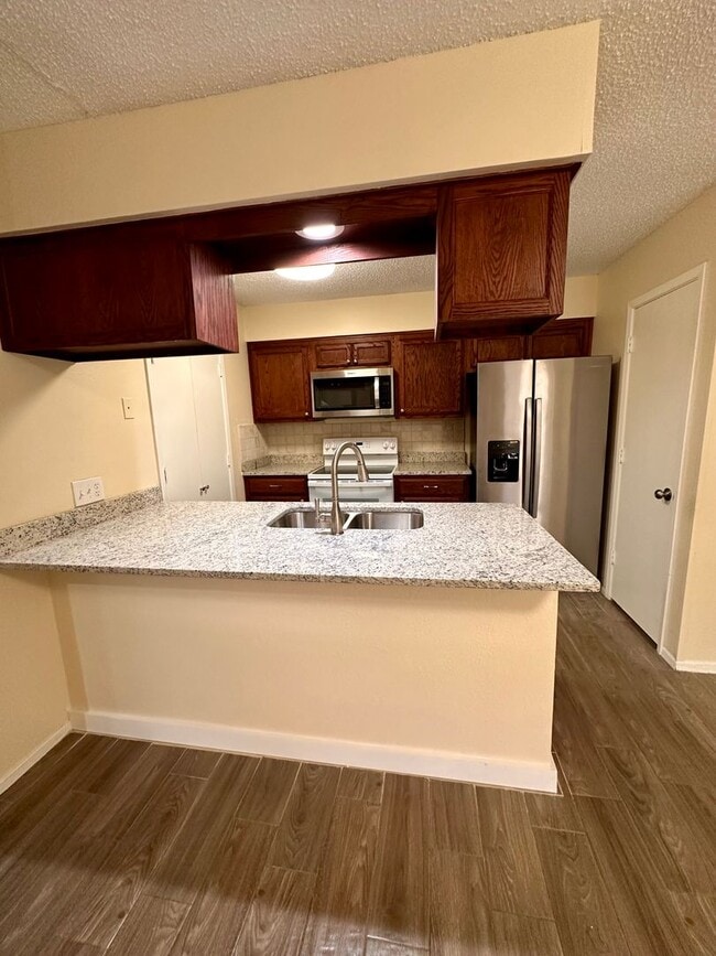 Building Photo - Arlington Duplex For Lease