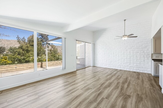 Building Photo - 55110 Airlane Dr