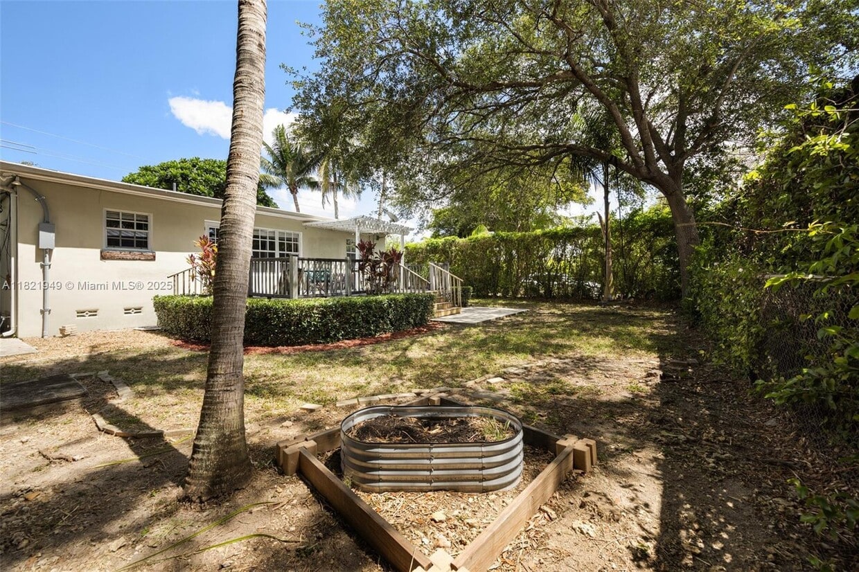 Foto principal - 5490 SW 57th Ave