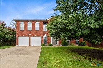 Building Photo - 504 Lakota Ln