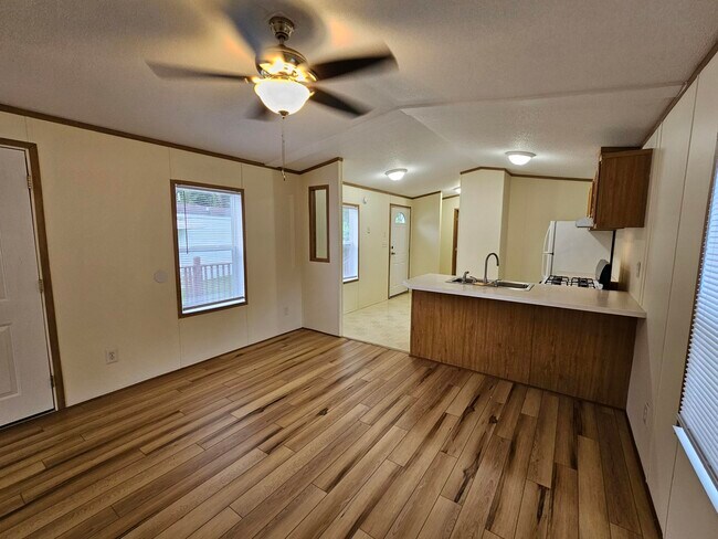 Foto del edificio - 155 Rodeo Dr