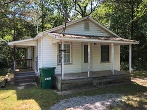 Building Photo - 127 Chase Ln