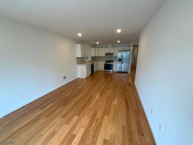 Foto del edificio - 154 Mt Prospect Ave