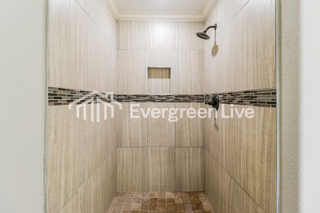 Foto del edificio - 700 Spur Ln