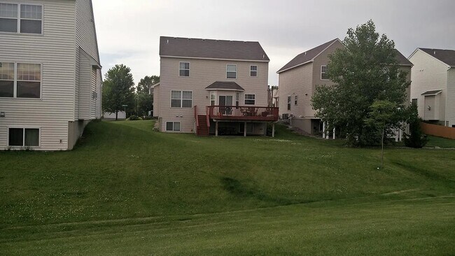 Building Photo - 8487 Jonquil Ln N