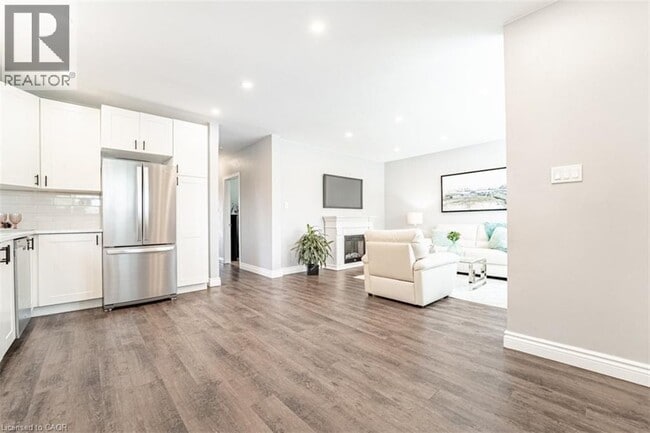 Building Photo - 146 Welbourn Dr