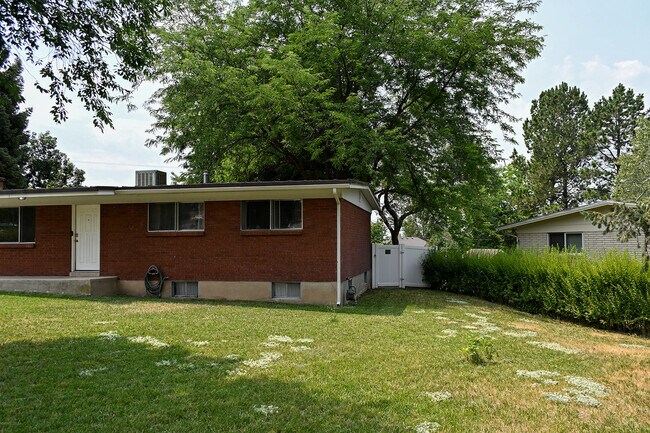 Building Photo - 600 E 380 S