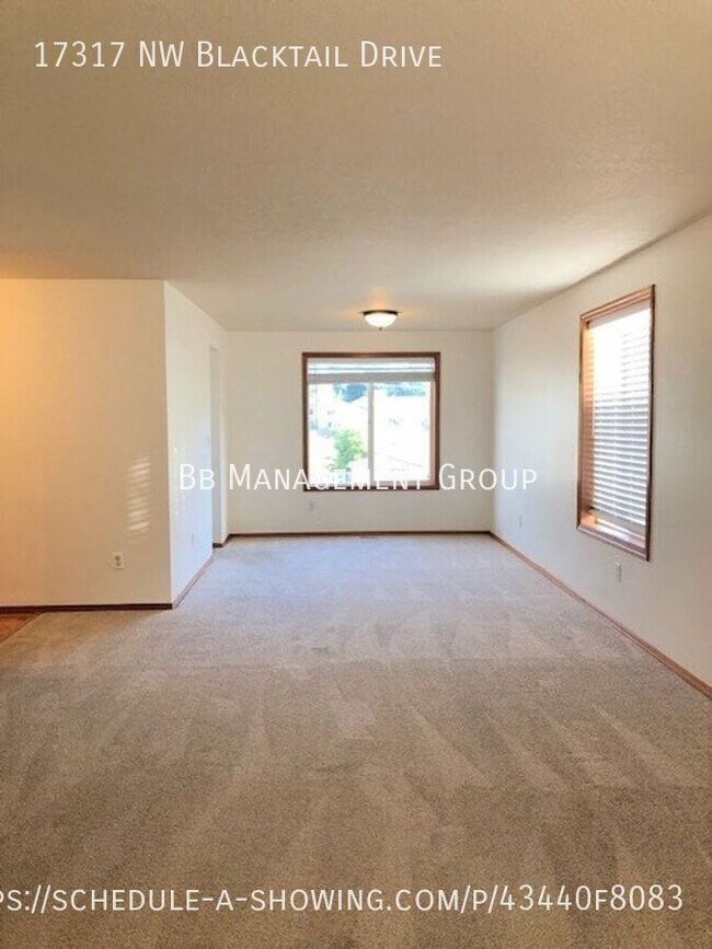 Foto del edificio - Beautiful NW Portland Home Backs to Greens...