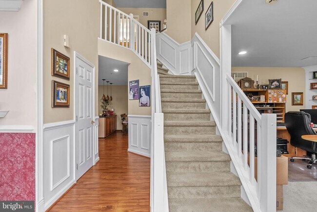 Foto del edificio - 1662 Mayfield Cir