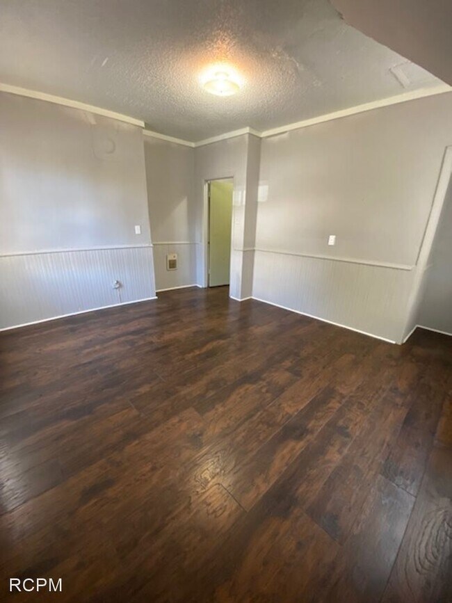 Building Photo - 2 br, 1 bath House - 3700 Alpine St.