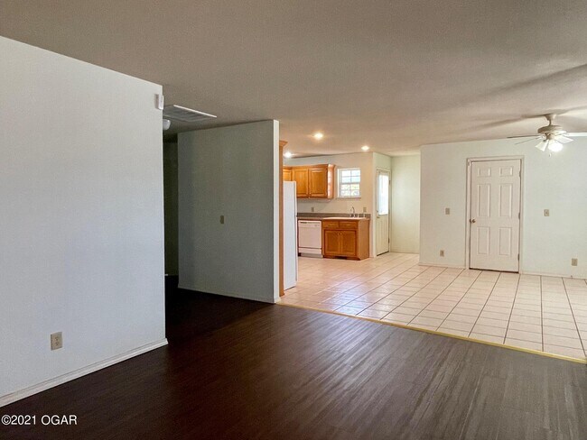 Building Photo - 1201 S Gate Rd