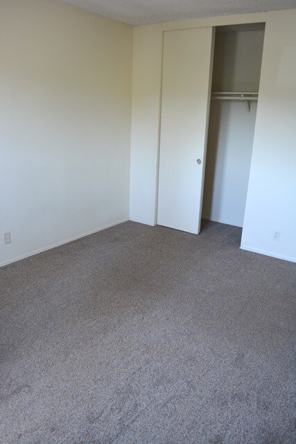 Building Photo - 1496 Oakdale Ave