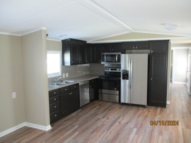 Foto del edificio - 24671 Ridgecrest Rd