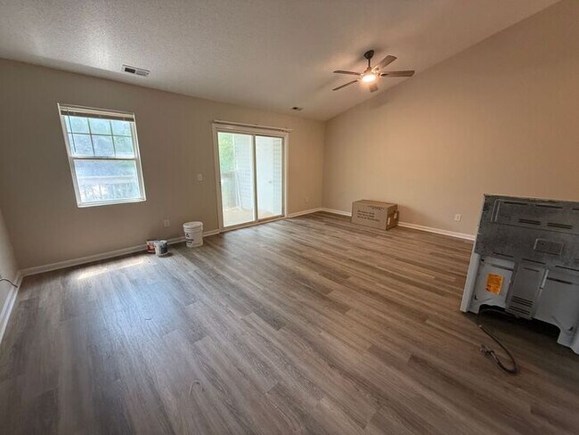 Foto del edificio - RENT SPECIAL! 3BR Close to UNCW/Oleander D...