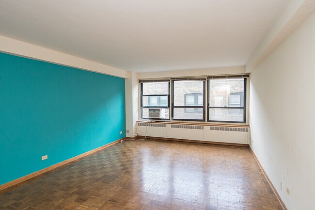 Foto del edificio - 4180 N Marine Dr