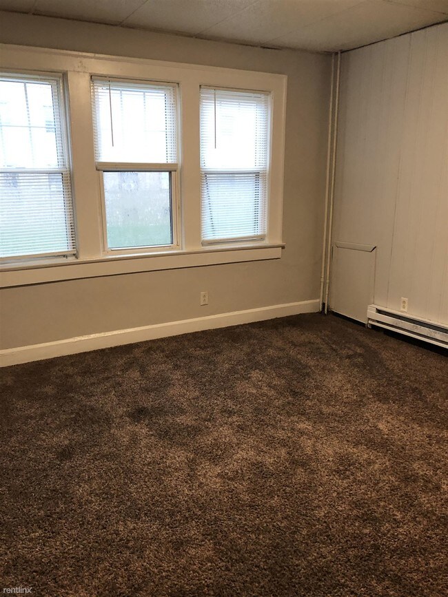 Foto del edificio - Studio, 1 bath  - 4609 E Washington St 9