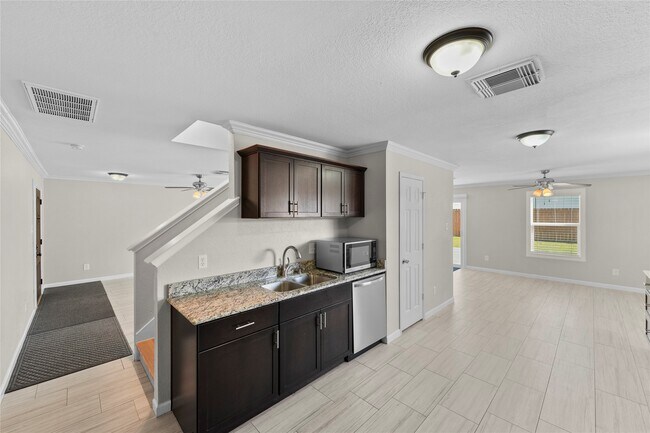 Foto del edificio - 5007 Fox Mill Ln