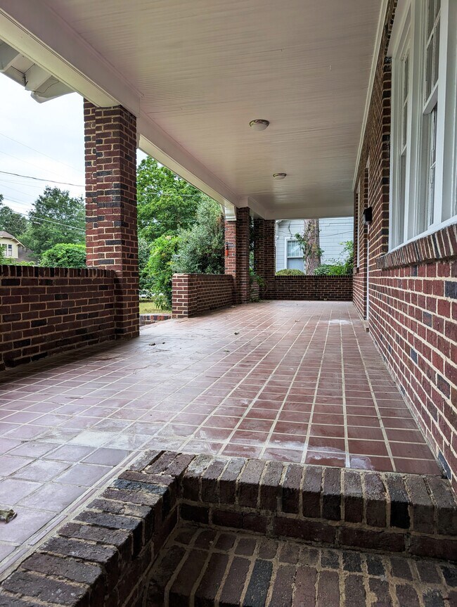 Foto del edificio - 604 Vance St NE
