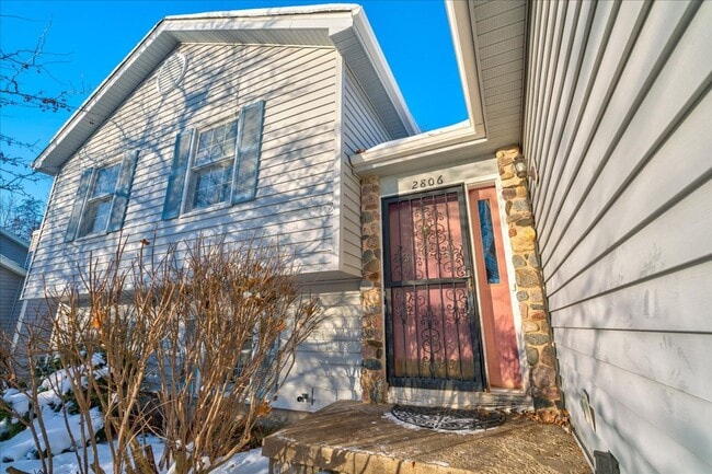 Building Photo - 2806 Wentworth Dr