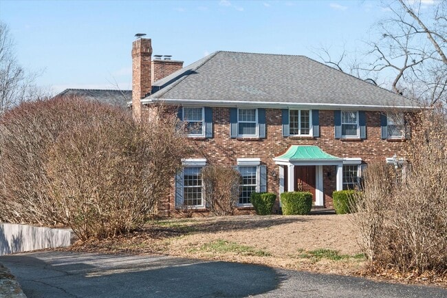 Building Photo - 4 Bedroom House In Hunting Creek