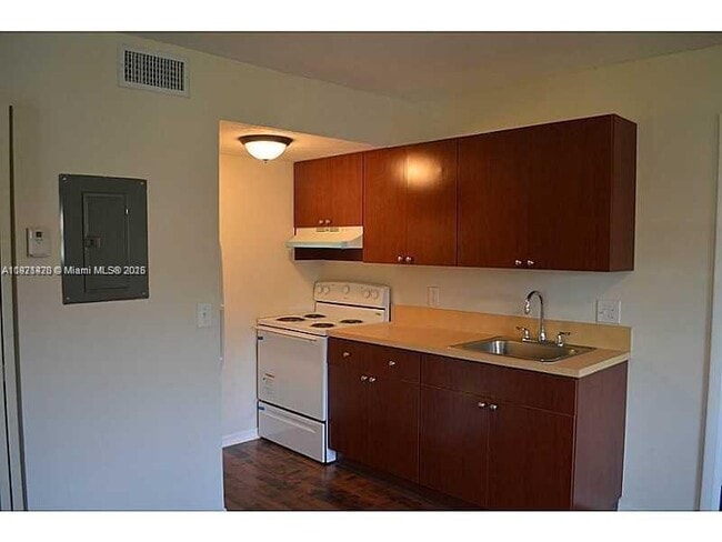 Building Photo - 2046 NW 43 Terrace