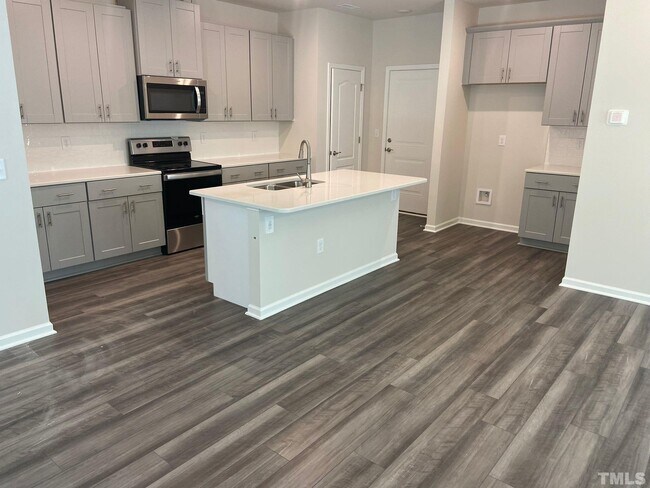 Building Photo - 304 Joneshaven Dr