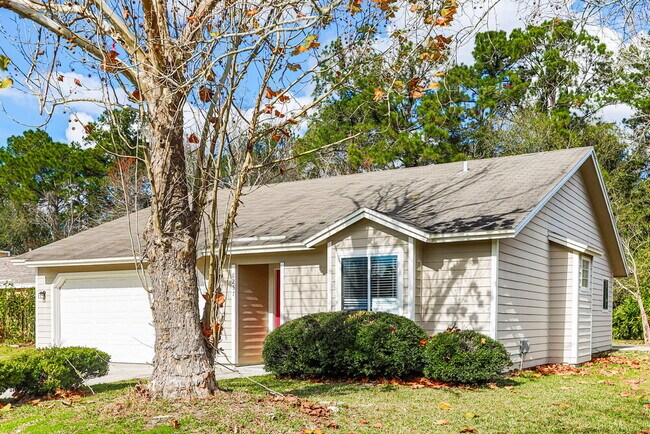 Building Photo - 8257 Knotts Landing Dr N