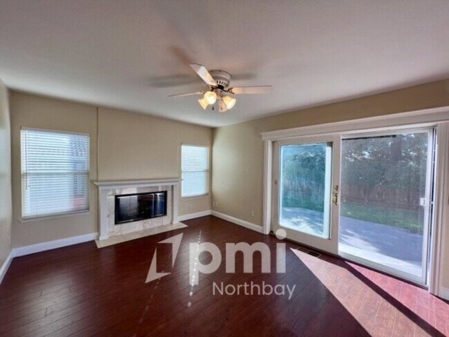 Foto del edificio - 3335 Foxfire Ct