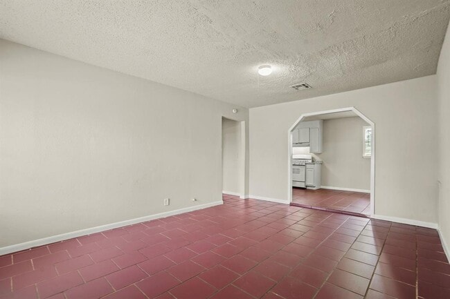 Building Photo - 8122 Homewood Ln